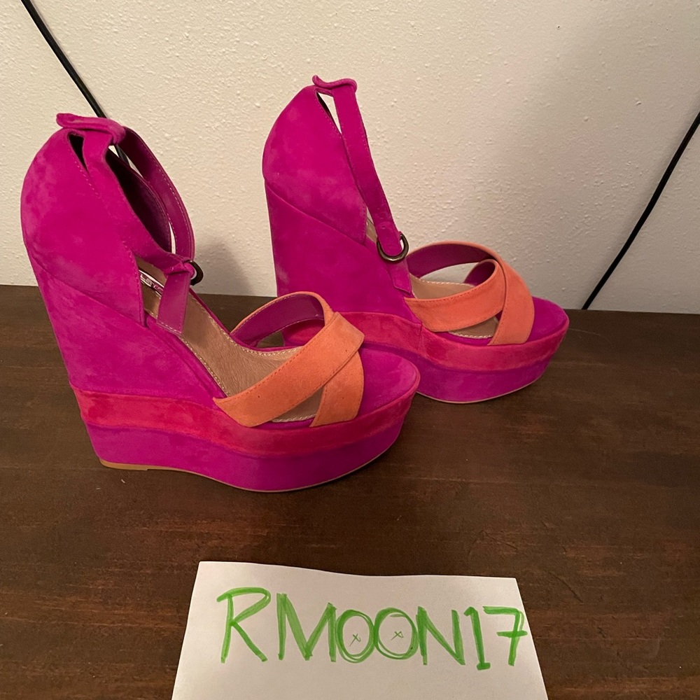 H by Halston Gigi Size 8.5